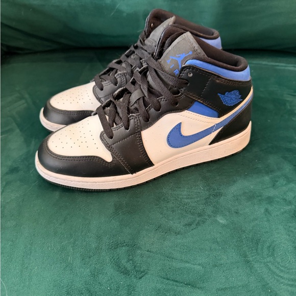 Nike Air Jordan 1 Mid in the \'Racer Blue\'